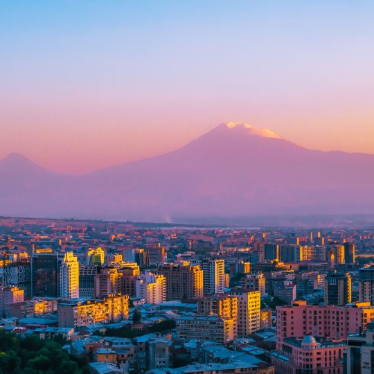 https://www.confeas.org/wp-content/uploads/2023/03/levon-vardanyan-_EpaiWp5yC8-unsplash-1-540x540.jpg